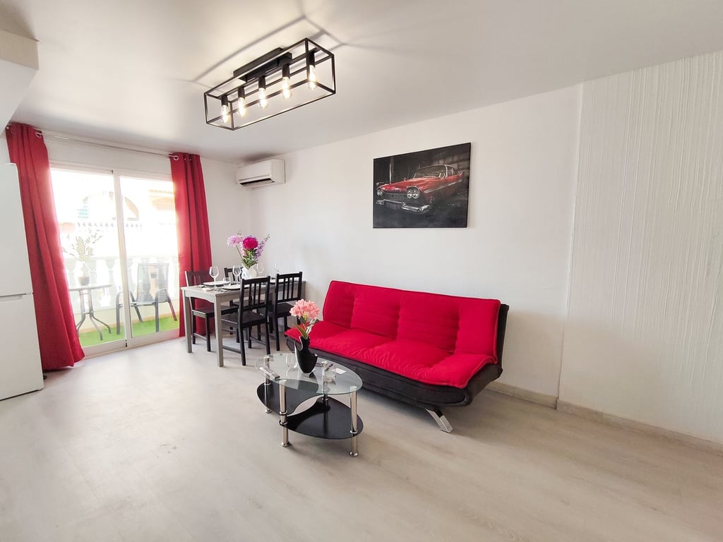 Apartment in Torrevieja - Image 2