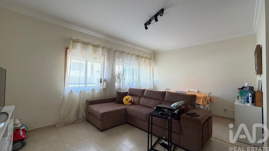 Apartment in Alto-Estanqueiro-Jardia - Image 2