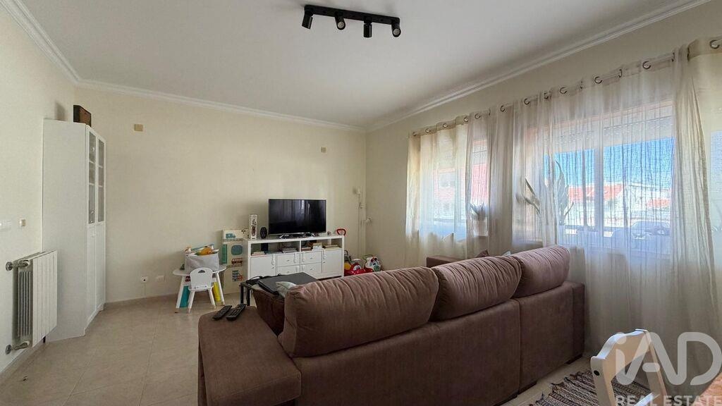 Apartment in Alto-Estanqueiro-Jardia