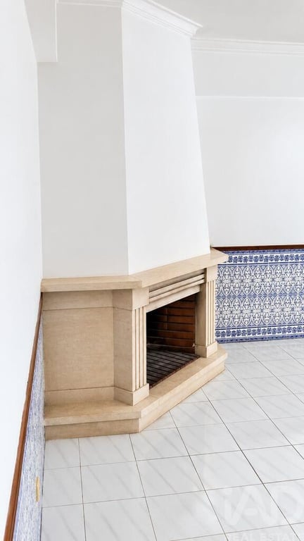 Apartment in Cacem - Image 2