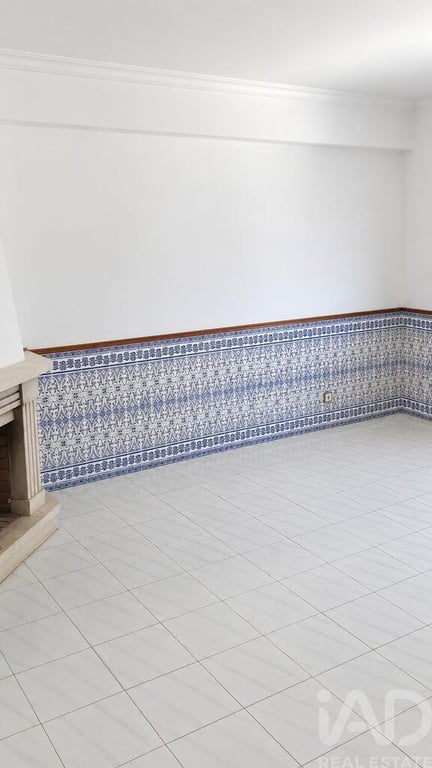 Apartment in Cacem - Image 3