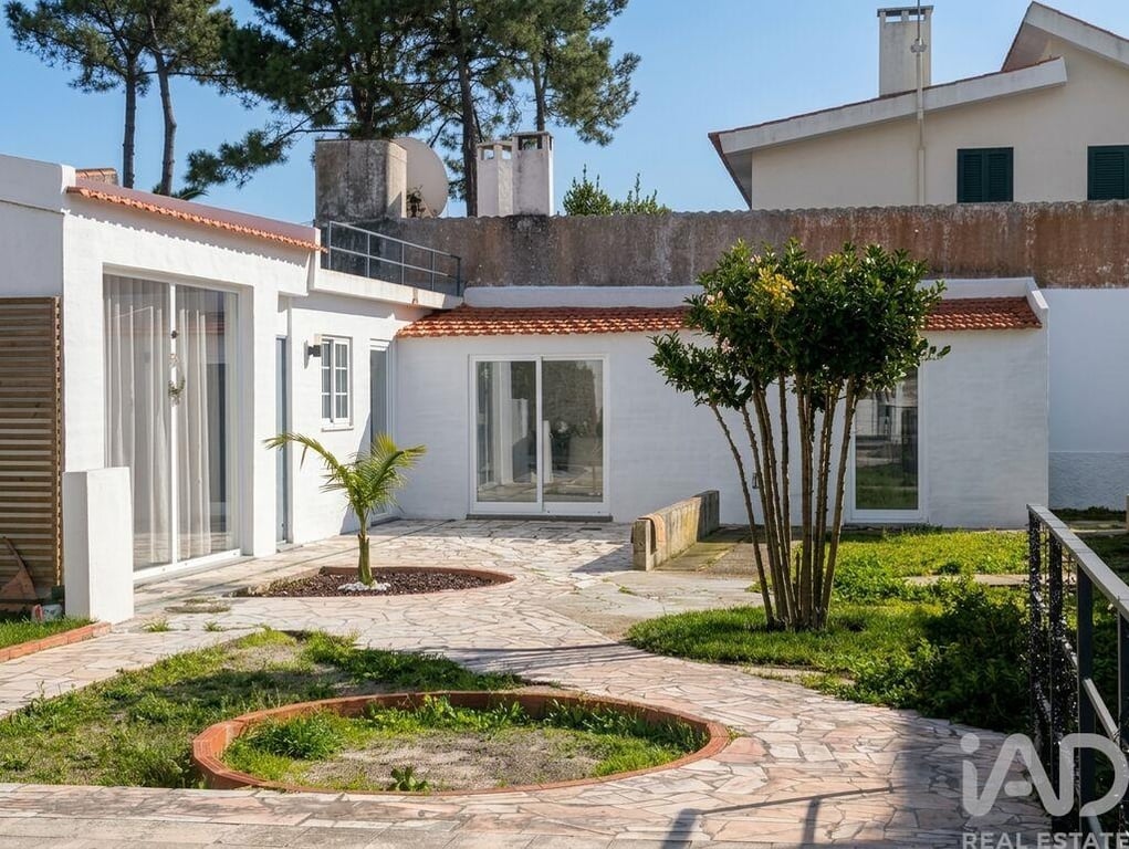 House in Charneca de Caparica