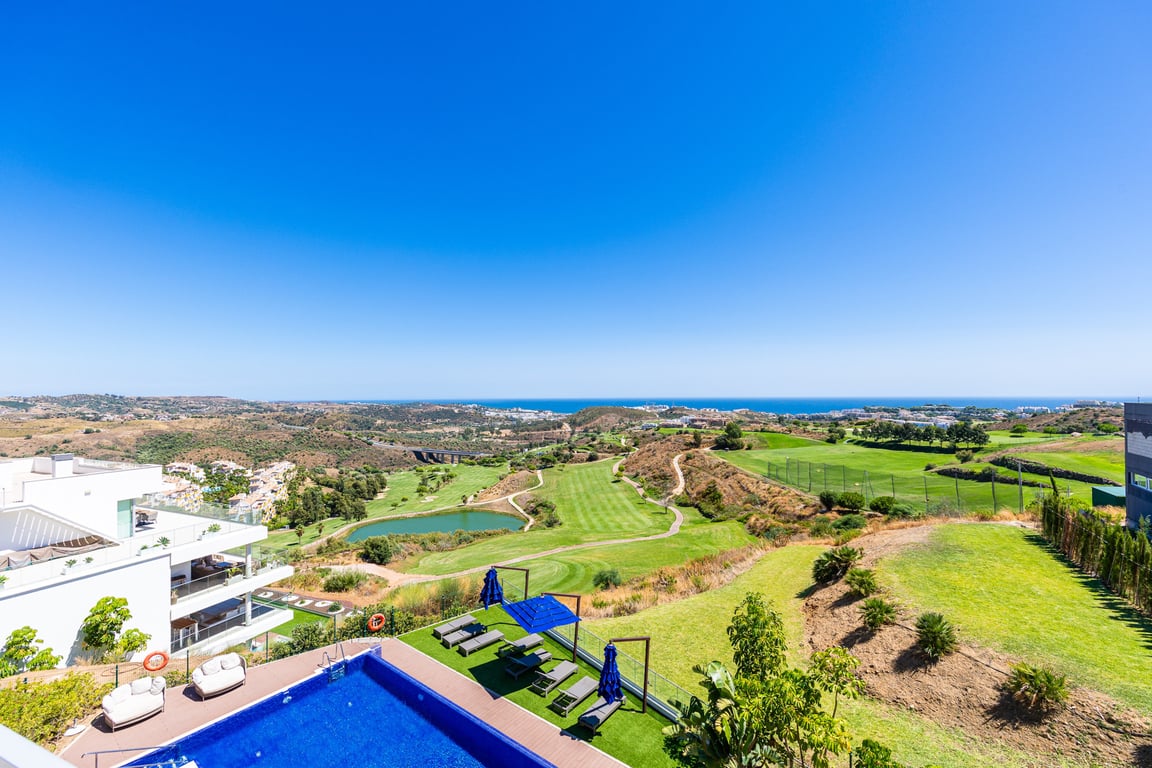 Apartment in La Cala De Mijas - Image 2
