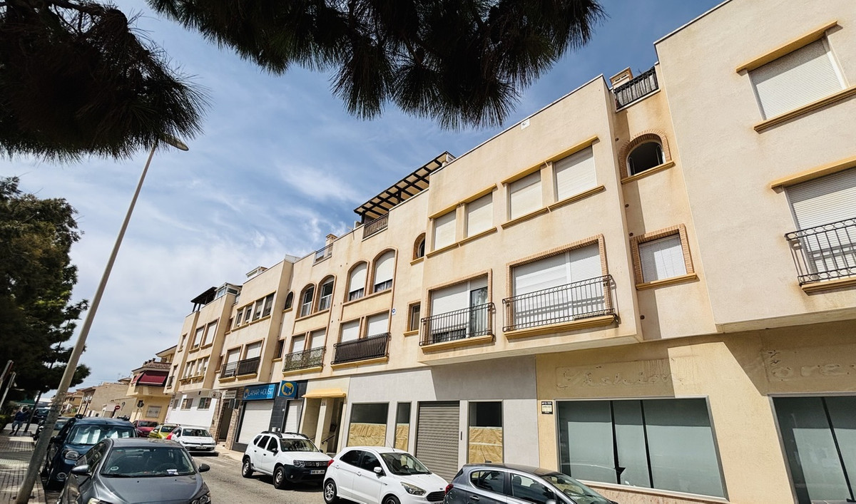 Apartment in Torre de la Horadada - Image 2