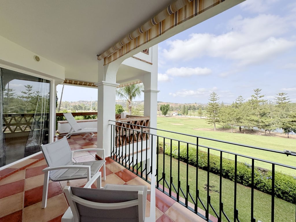 Apartment in Mijas Costa - Image 3