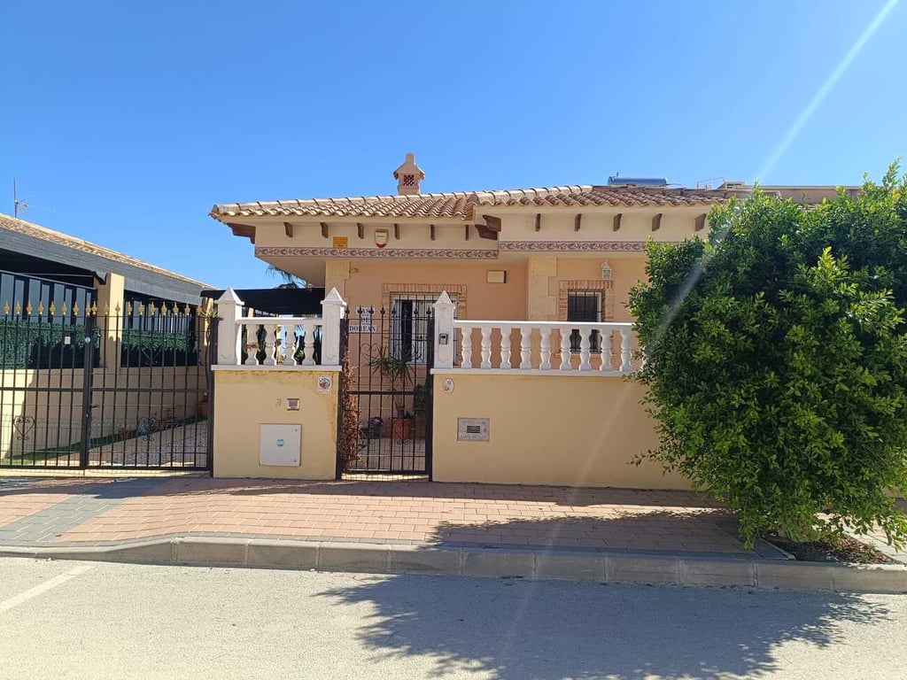 House in Fortuna - Image 3