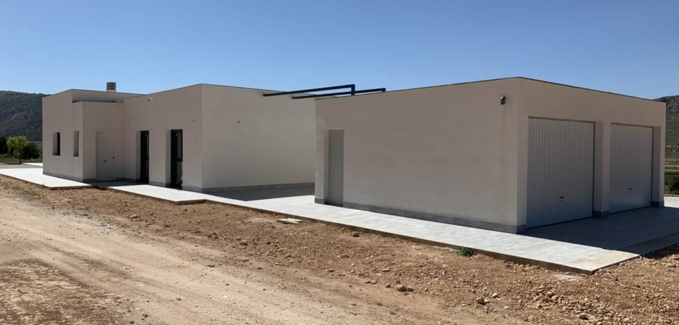 House in La Canada de la Lena - Image 3