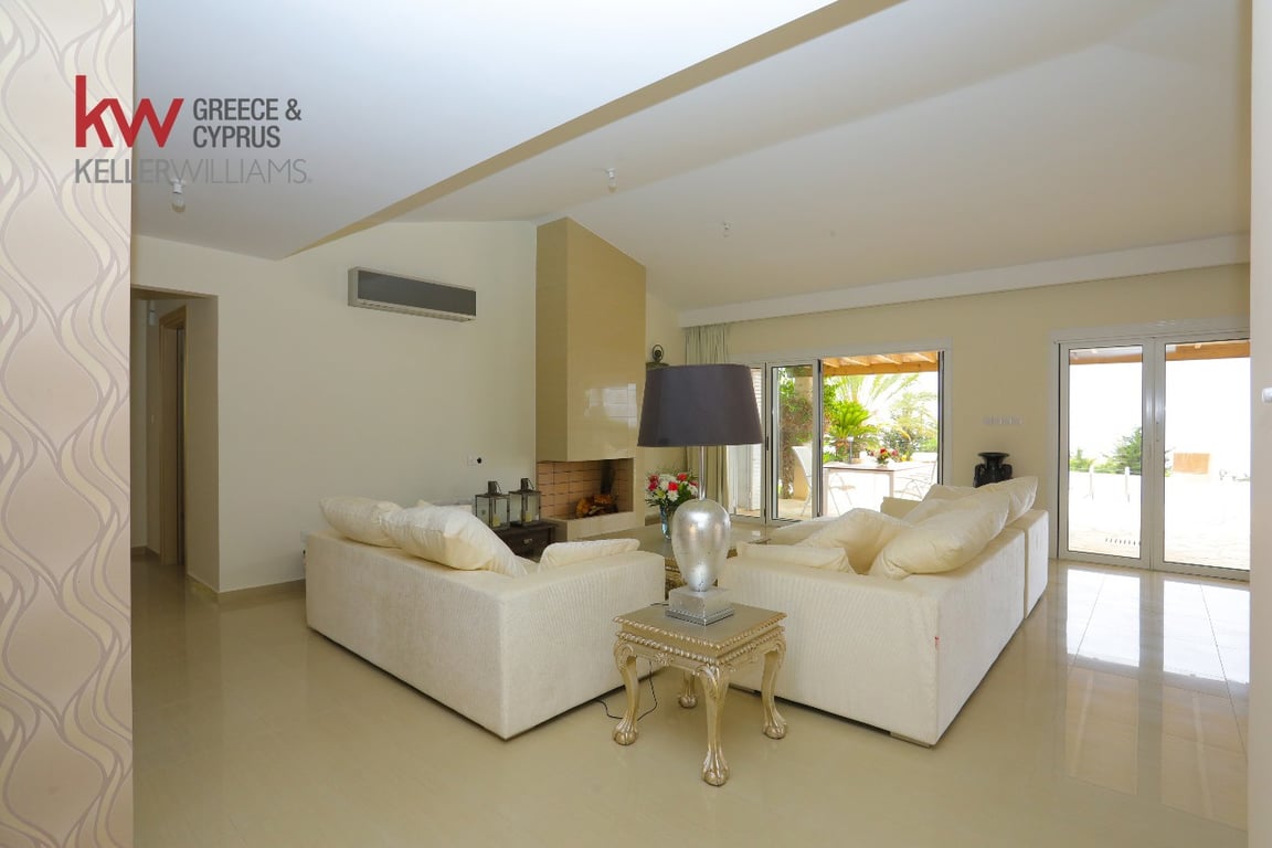 House in Tala - Image 3