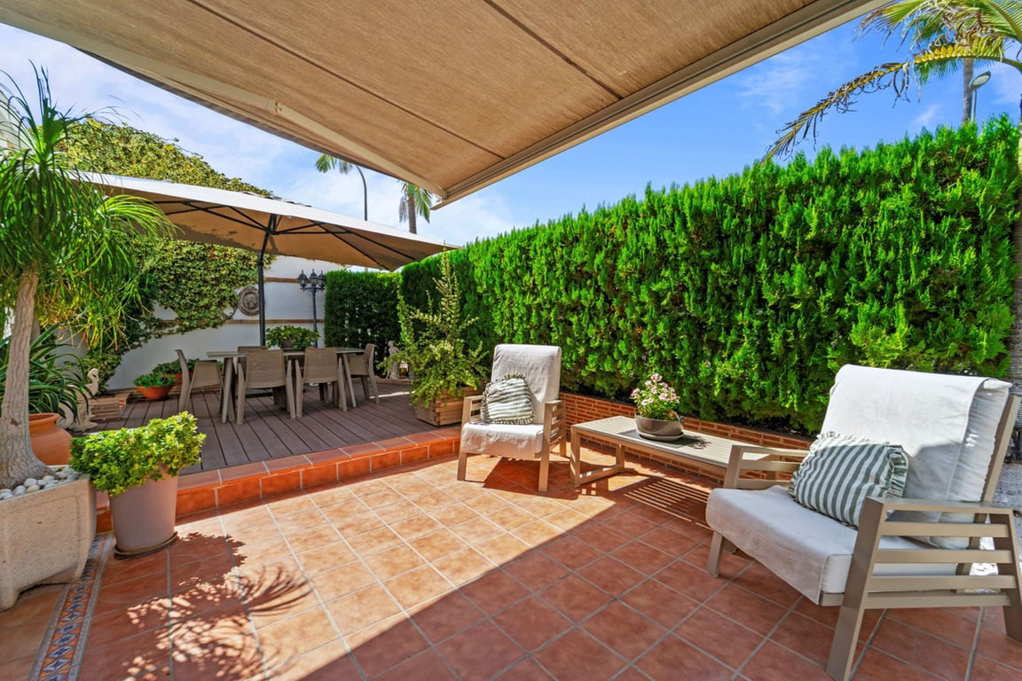Villa in Los Dolses - Image 3