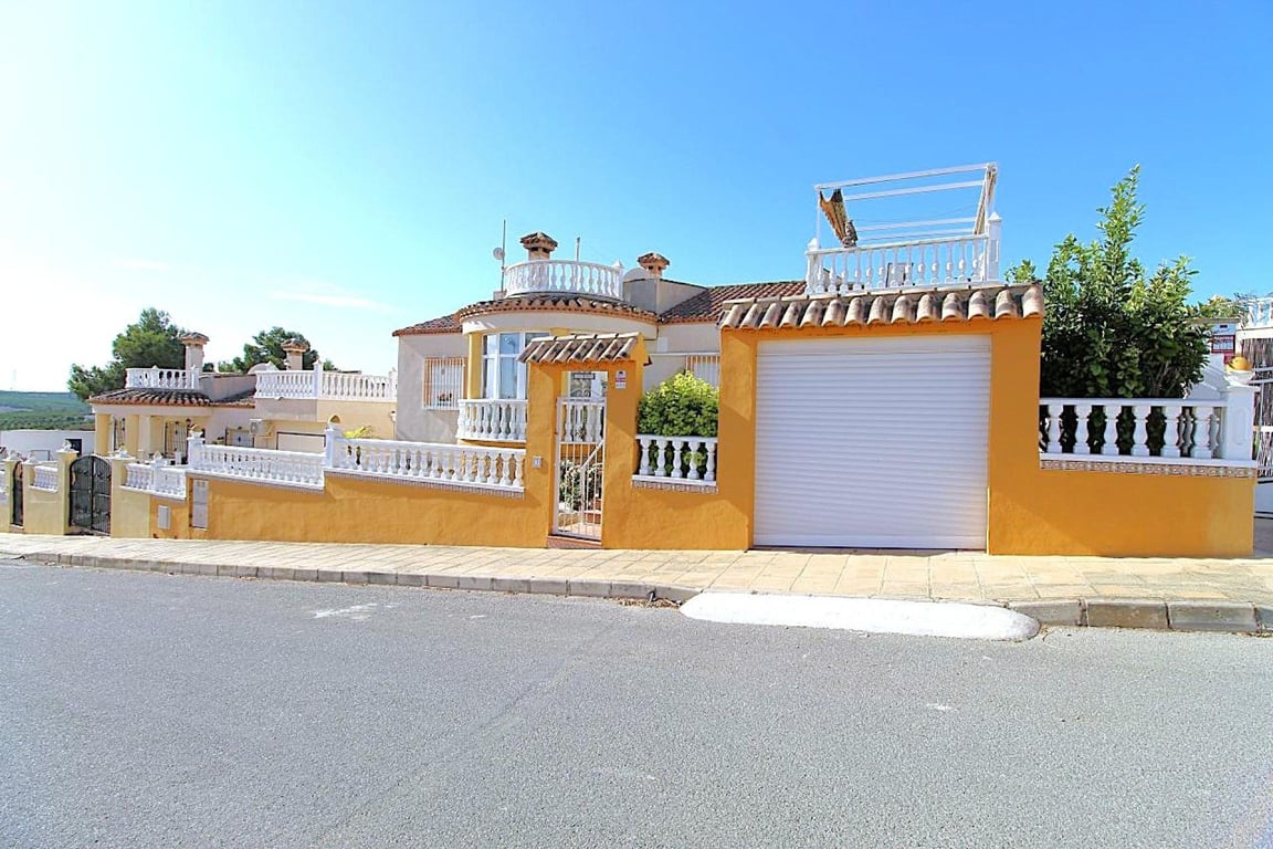Villa in San Miguel de Salinas - Image 2