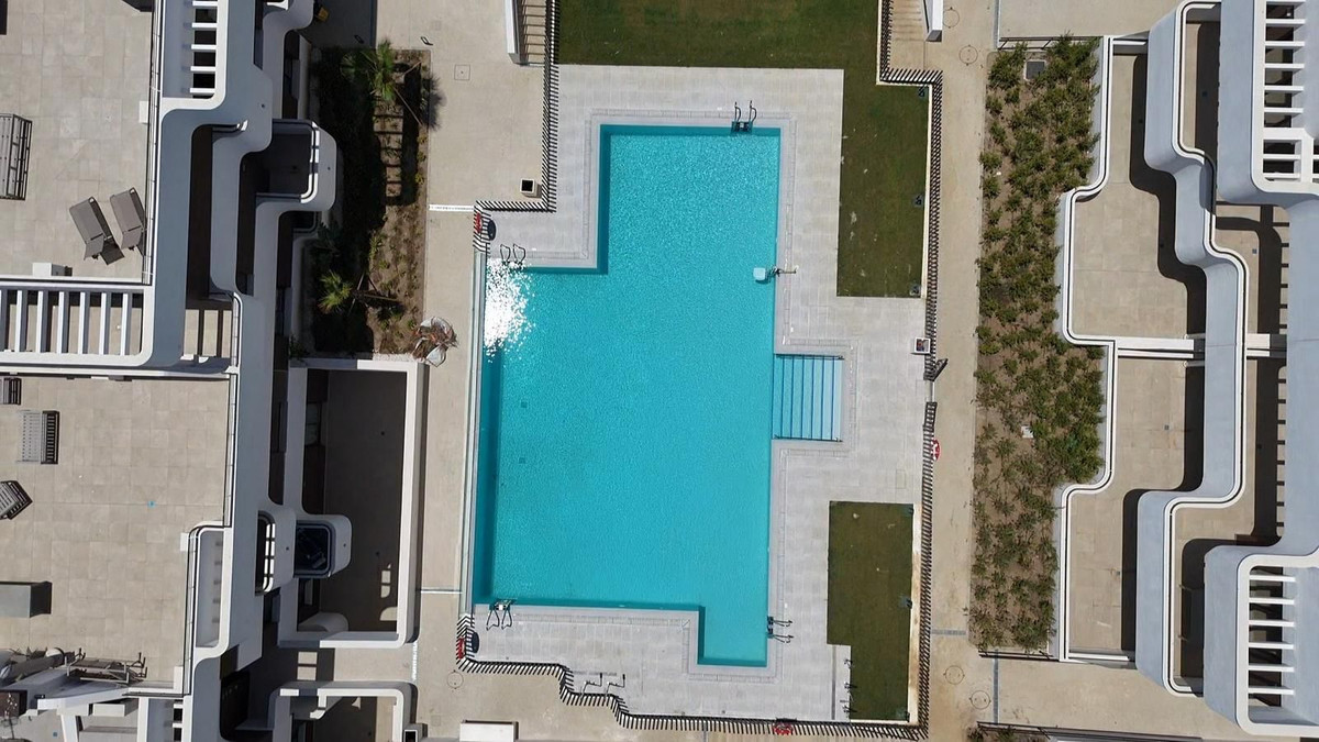 Apartment in Estepona - Image 3