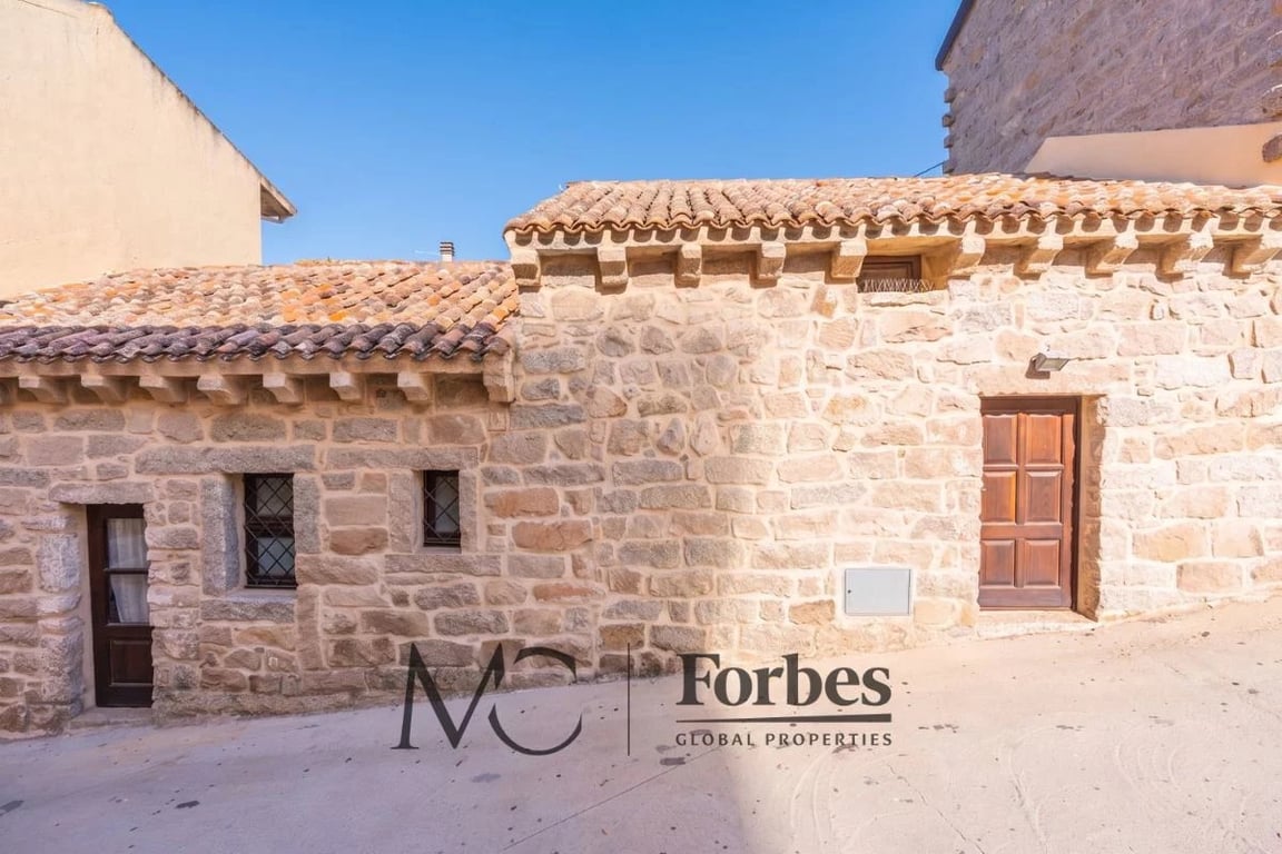 House in Luras - Image 2