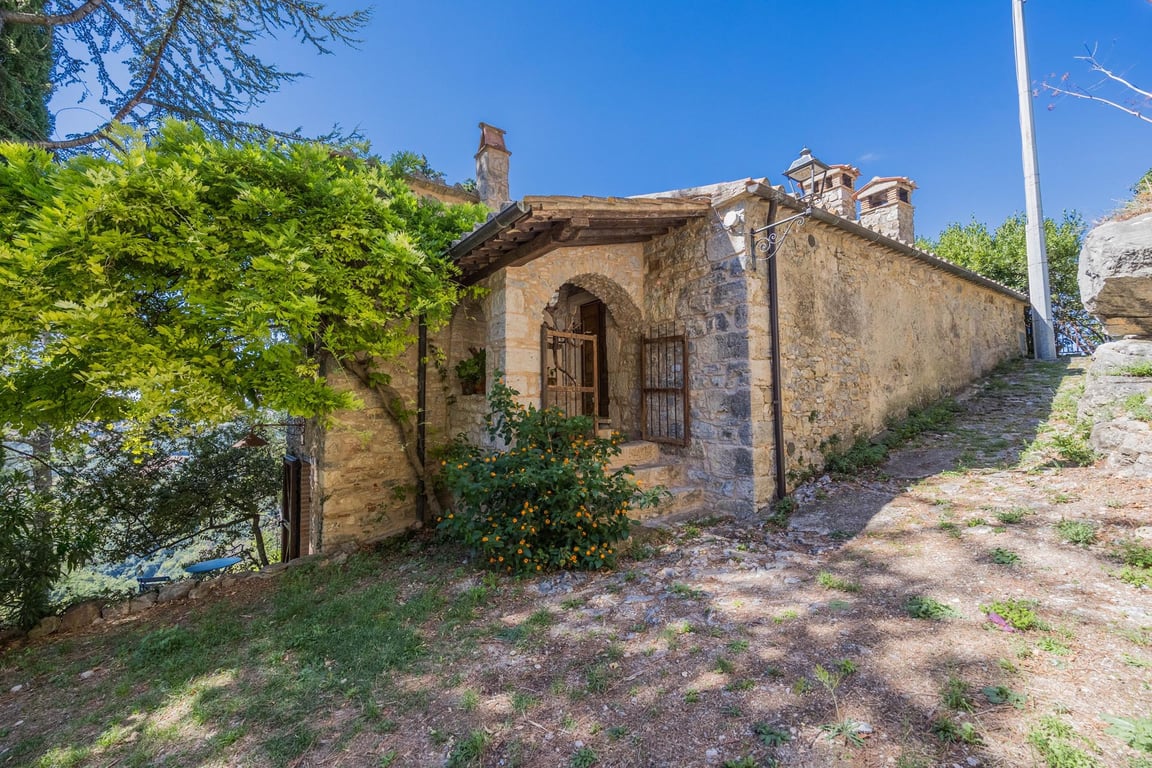 House in Semproniano - Image 2
