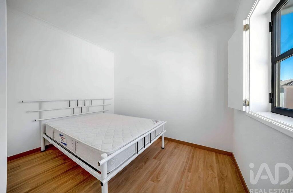 Apartment in Quarteira - Image 3