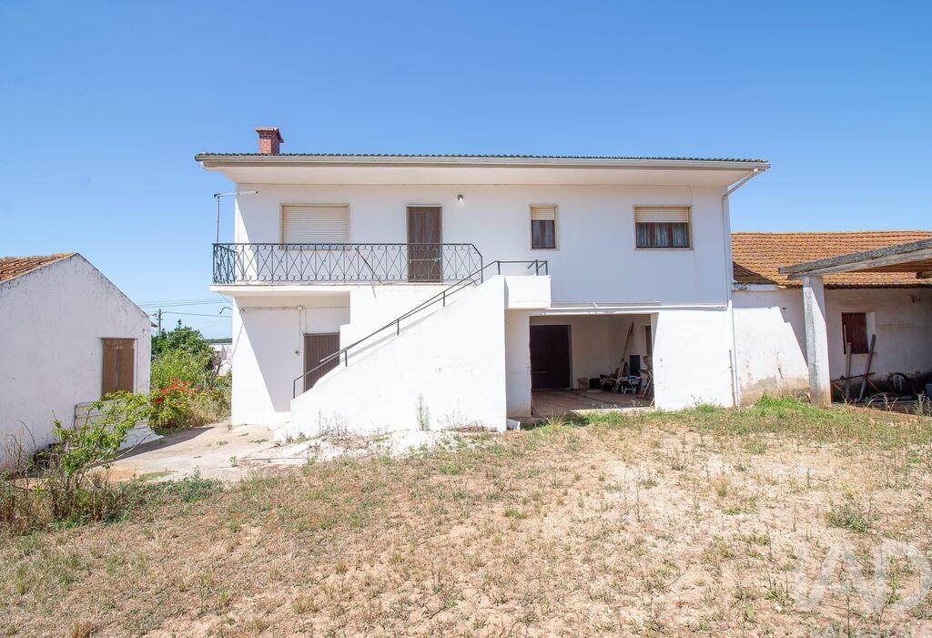 House in Valbom - Image 2