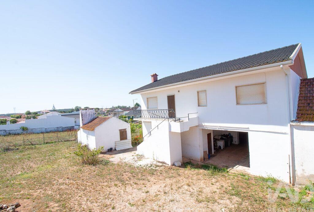 House in Valbom - Image 3