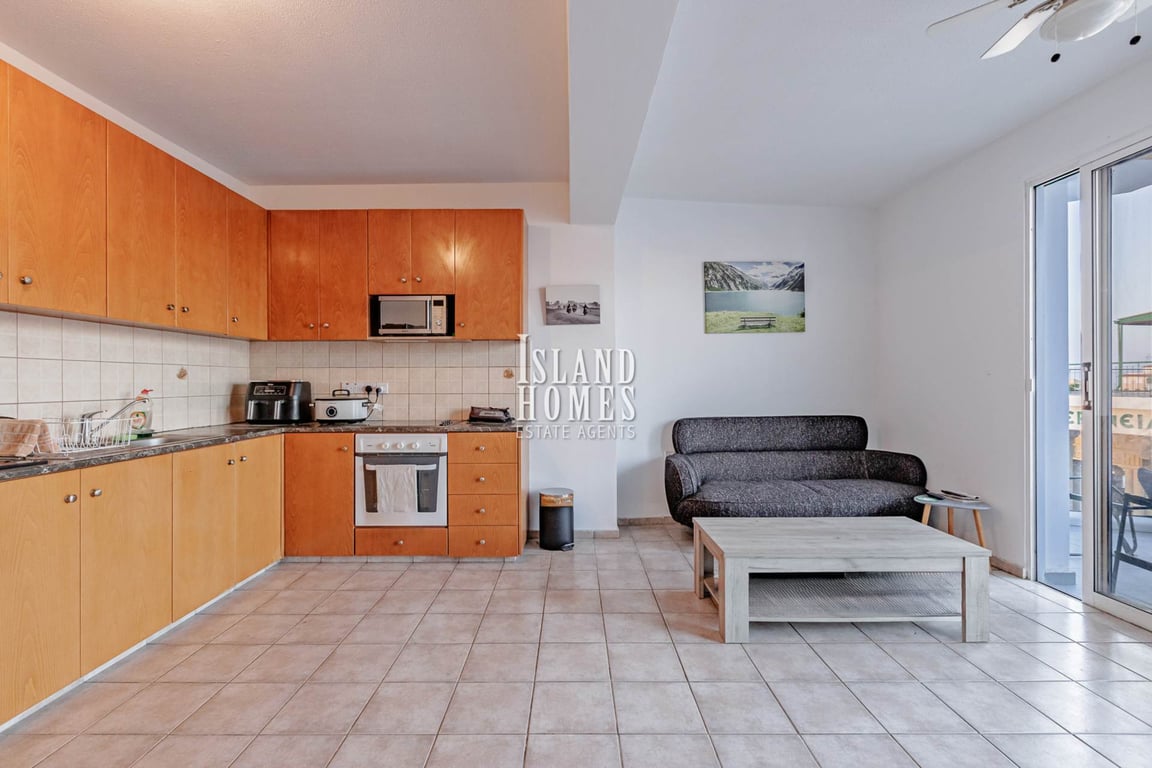 House in Deryneia - Image 3