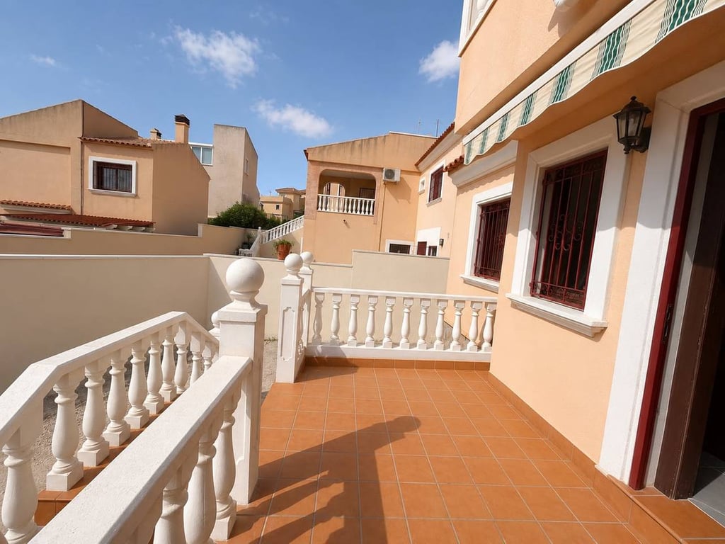 Villa in Villamartin - Image 2