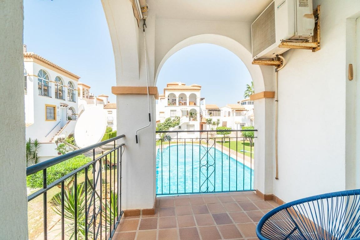 Apartment in Playa Flamenca - Image 2