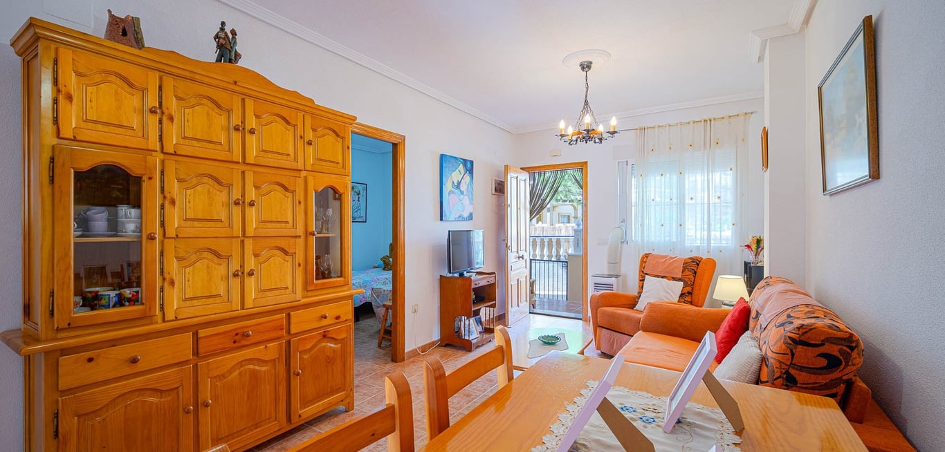 Apartment in Punta Prima - Image 2