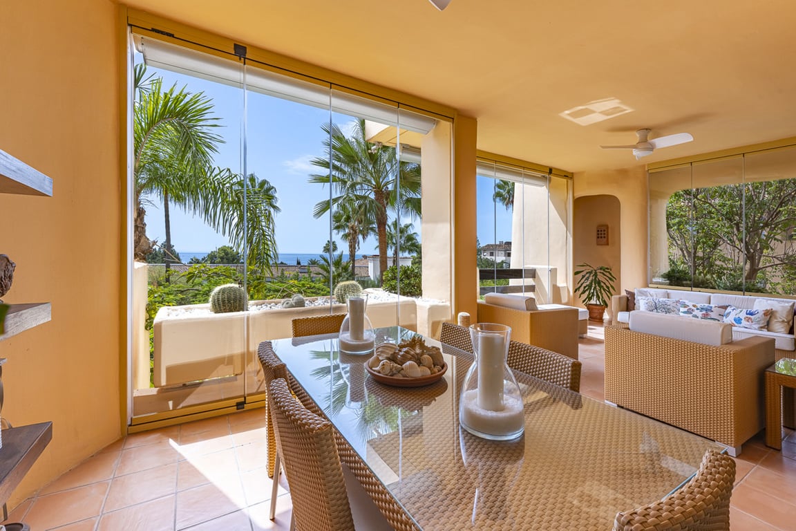 Apartment in Nueva Andalucia - Image 2