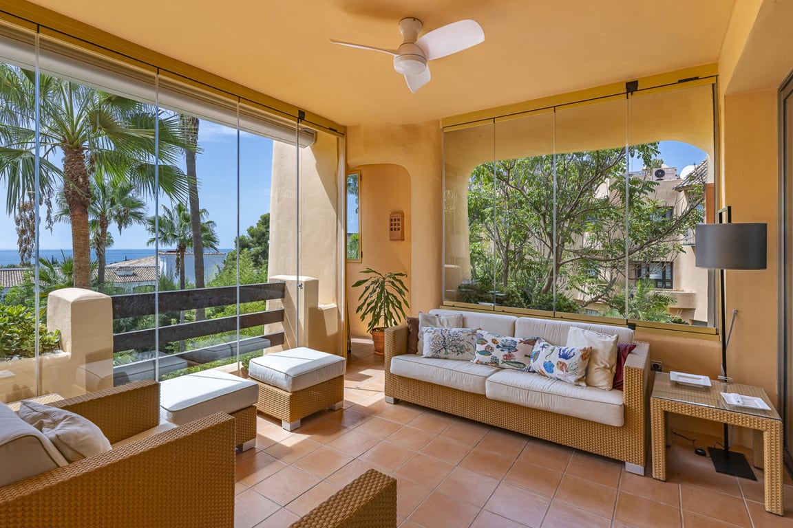 Apartment in Nueva Andalucia - Image 3