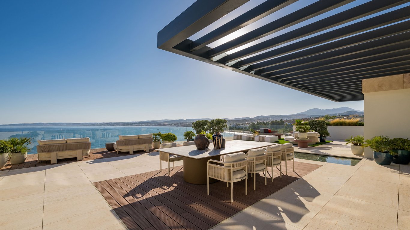 House in Estepona - Image 3