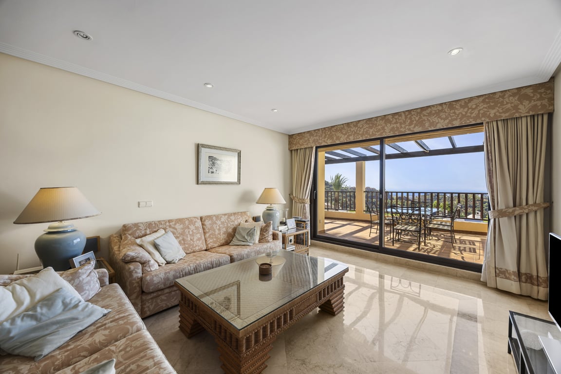 Penthouse in Benahavis - Image 2