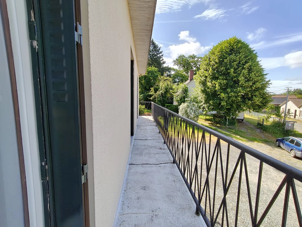 House in Saint-Mathieu - Image 3