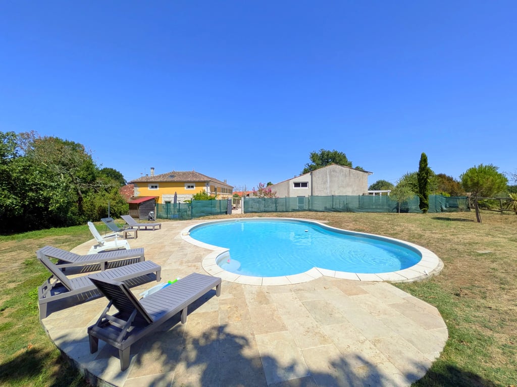 House in Jonzac - Image 2