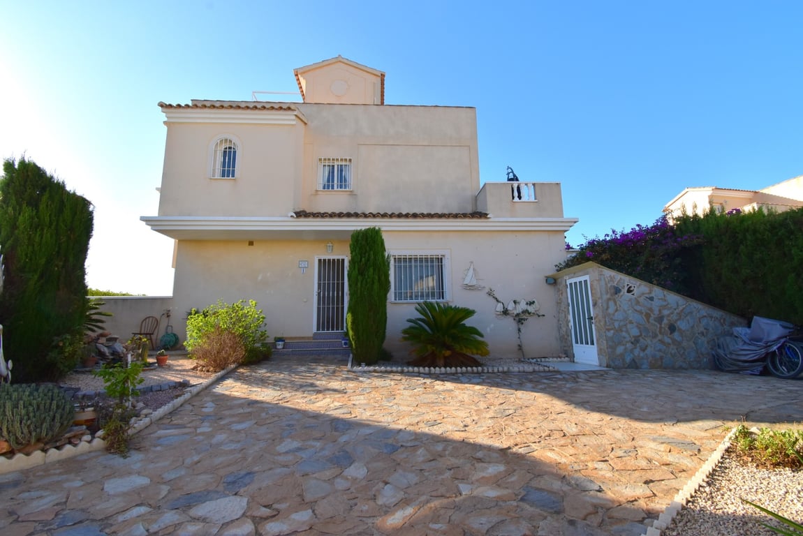 House in Residencia los Altos - Image 2