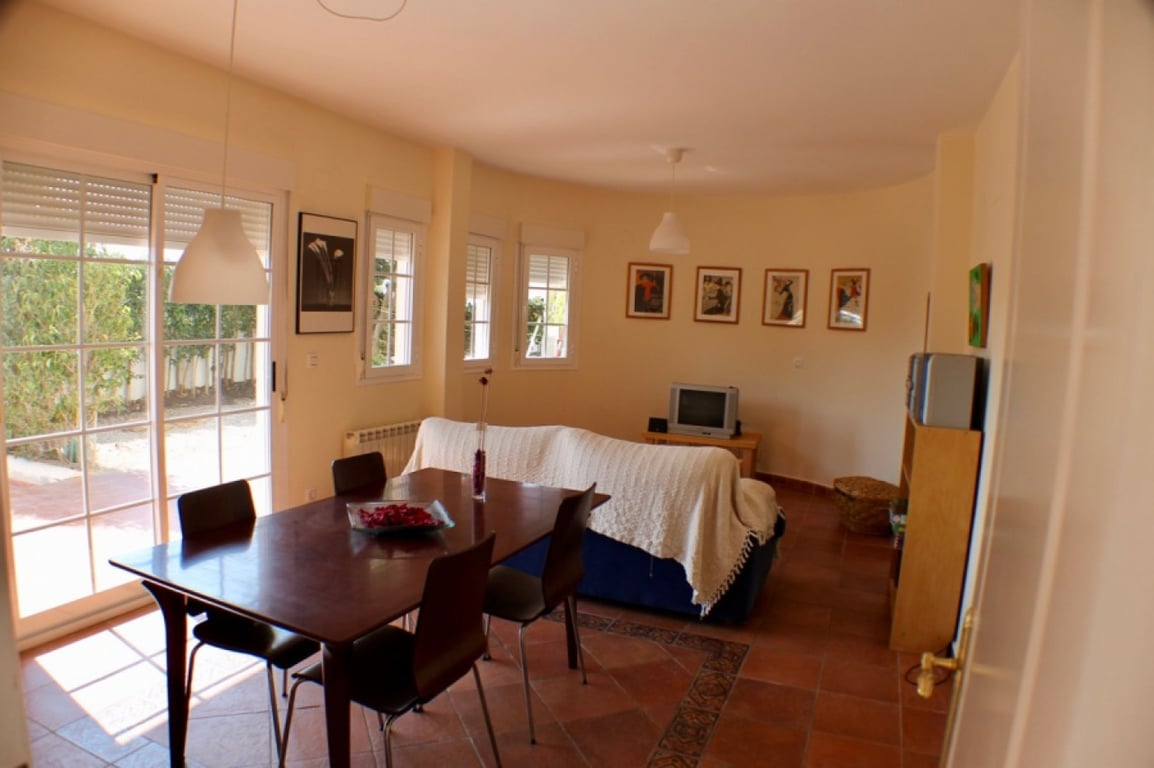 Villa in Montiboli - Image 2
