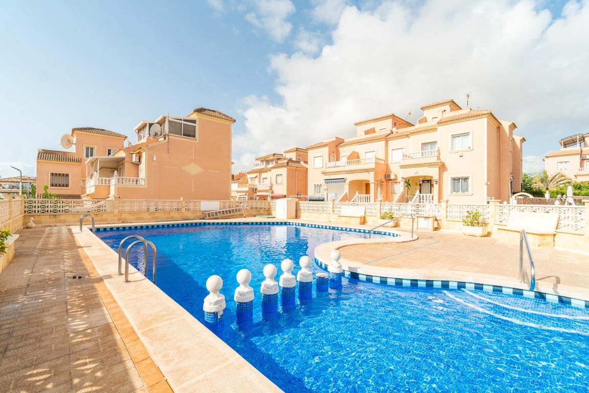 House in Playa Flamenca - Image 2