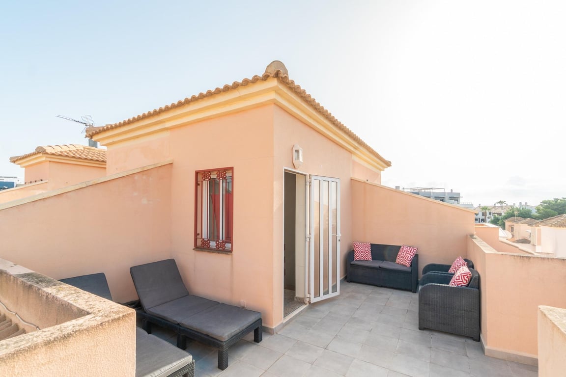 House in Playa Flamenca - Image 3