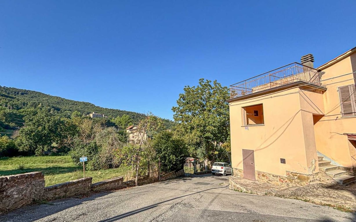 House in Selci-Lama - Image 3