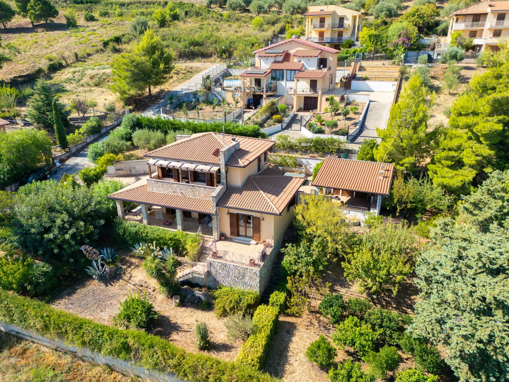 Villa in Trabia - Image 2