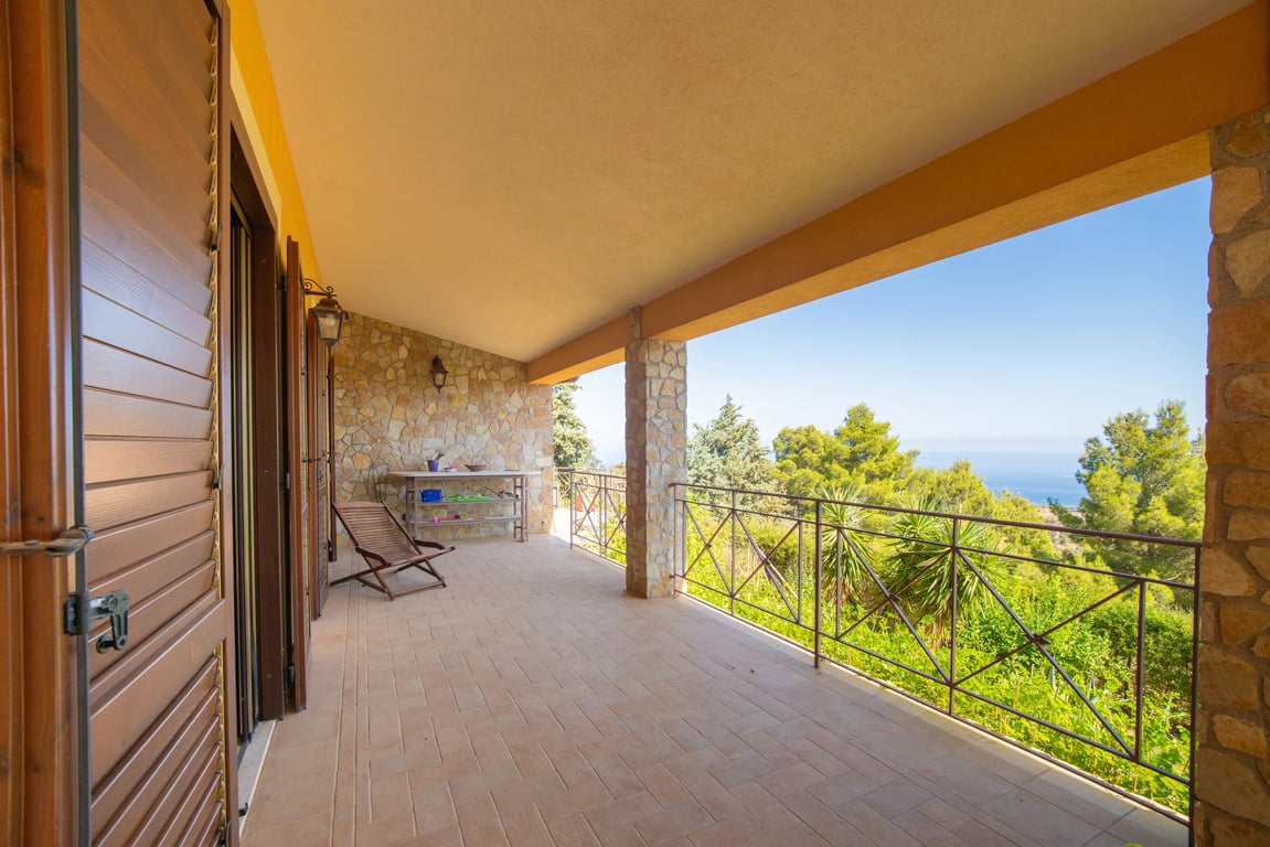 Villa in Trabia - Image 3