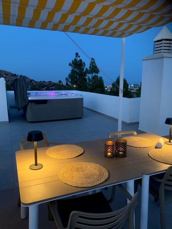 Apartment in Sitio de Calahonda - Image 3