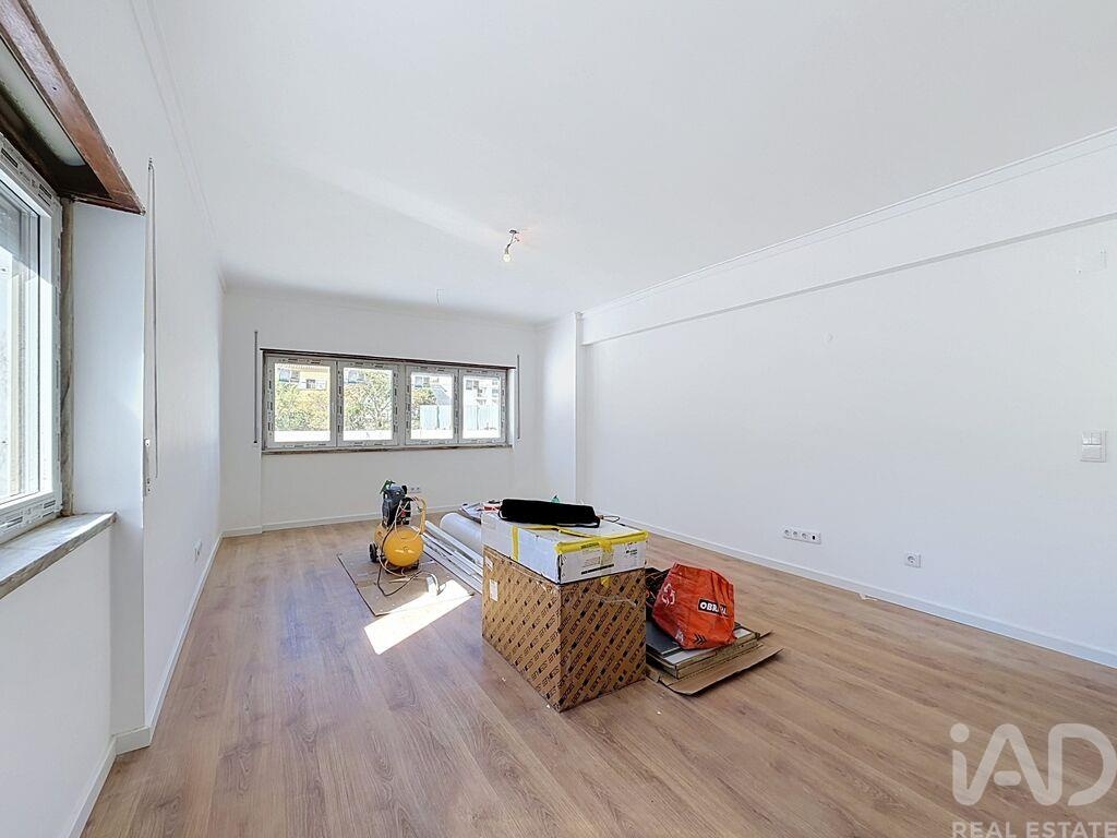 Apartment in Monte Abraao - Image 3