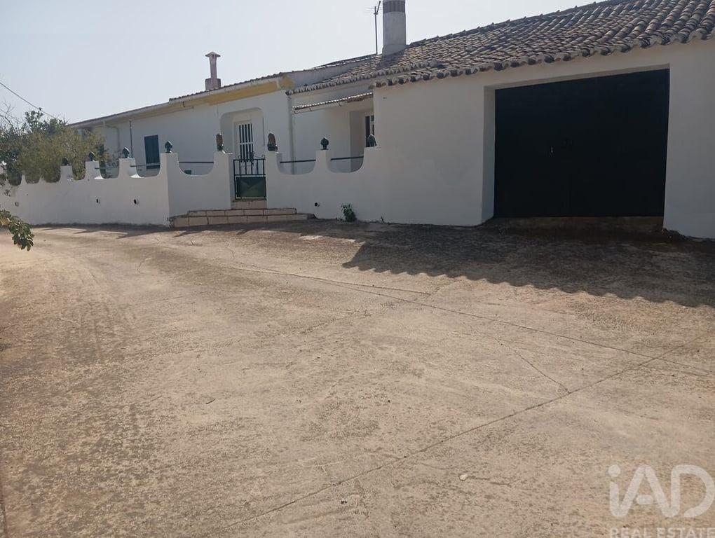 Farm, Ranch or Equestrian in Sao Barnabe