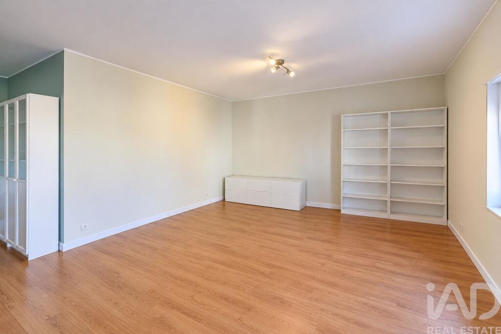 Apartment in Sao Domingos de Rana - Image 2