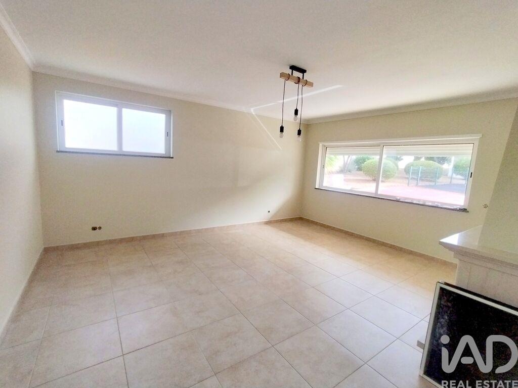 Apartment in Sao Bras de Alportel - Image 3