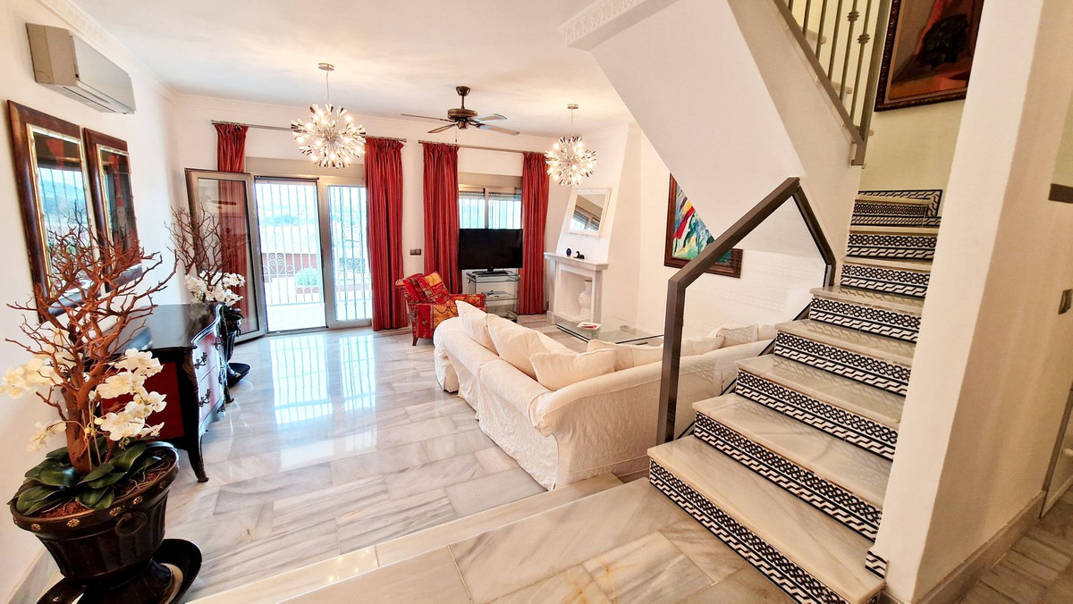House in Mijas Costa - Image 3