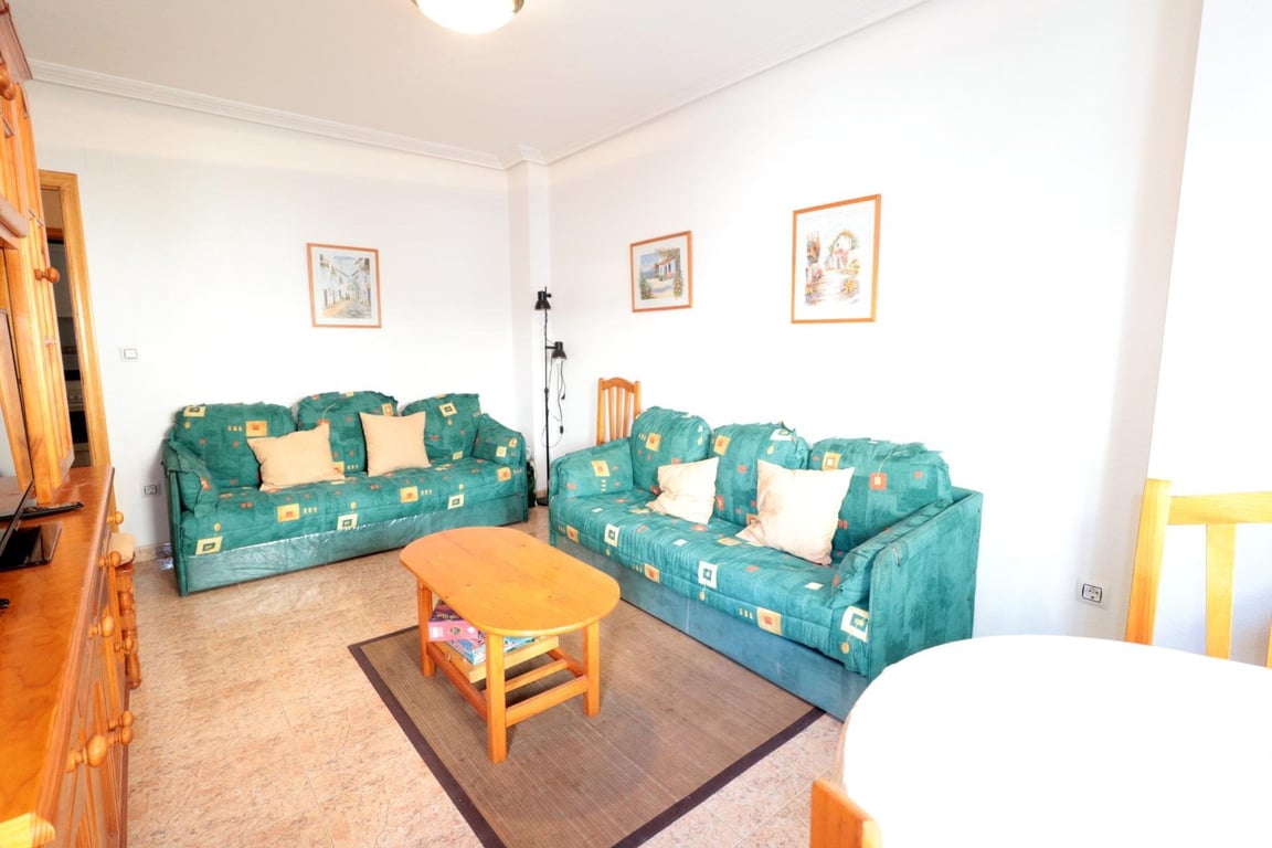 Apartment in Torrevieja - Image 2