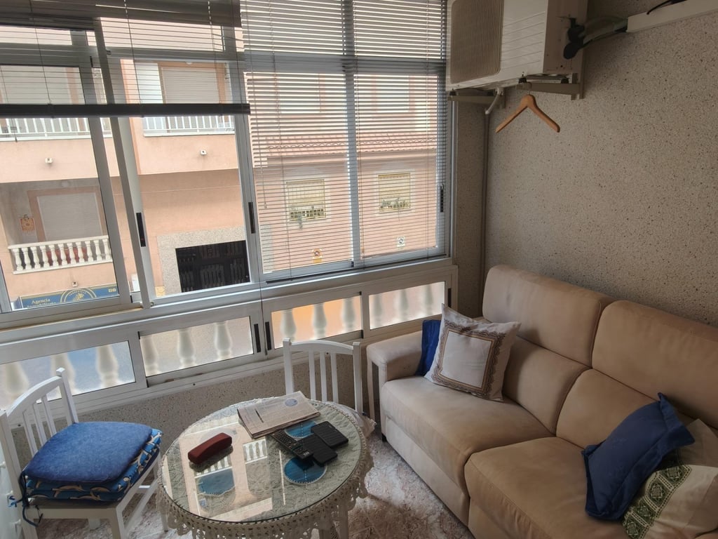 Apartment in Torrevieja - Image 2