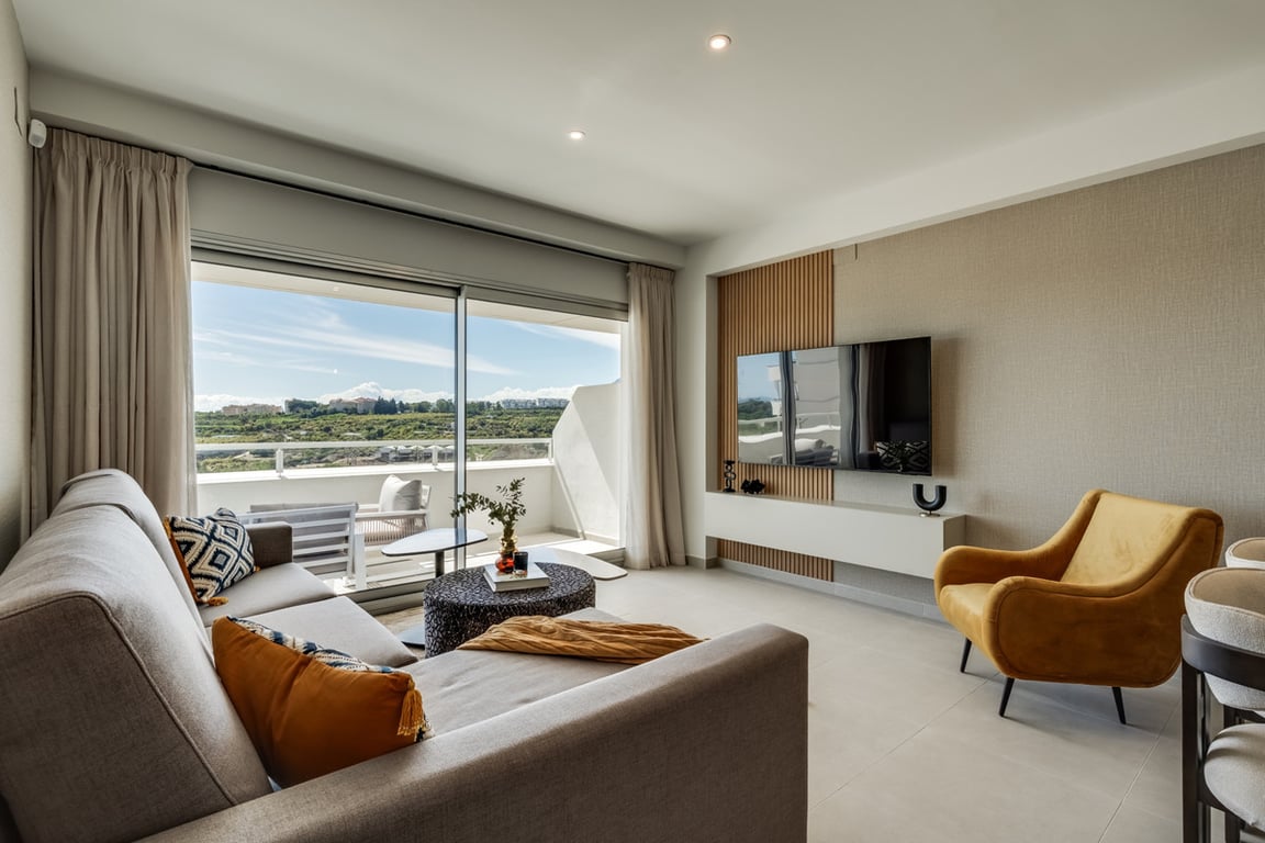 Apartment in Estepona - Image 2