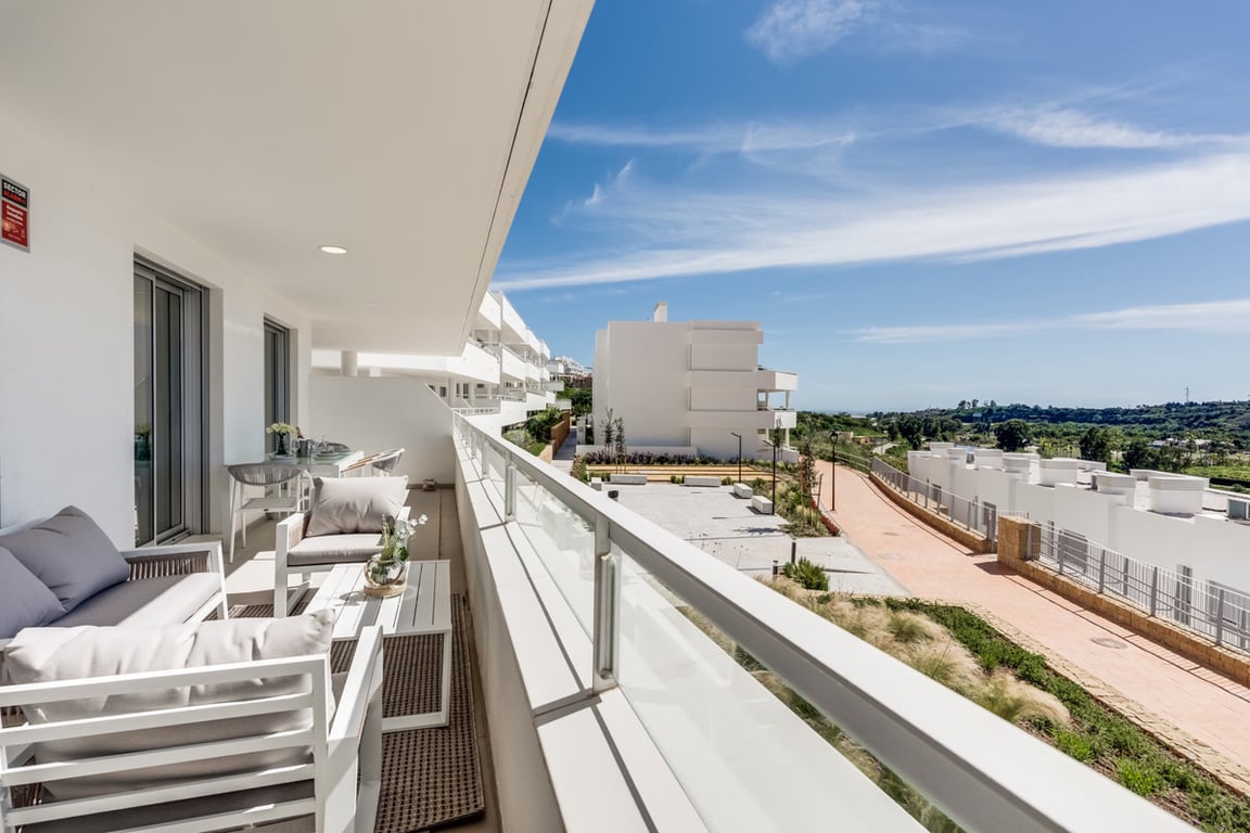 Apartment in Estepona - Image 3