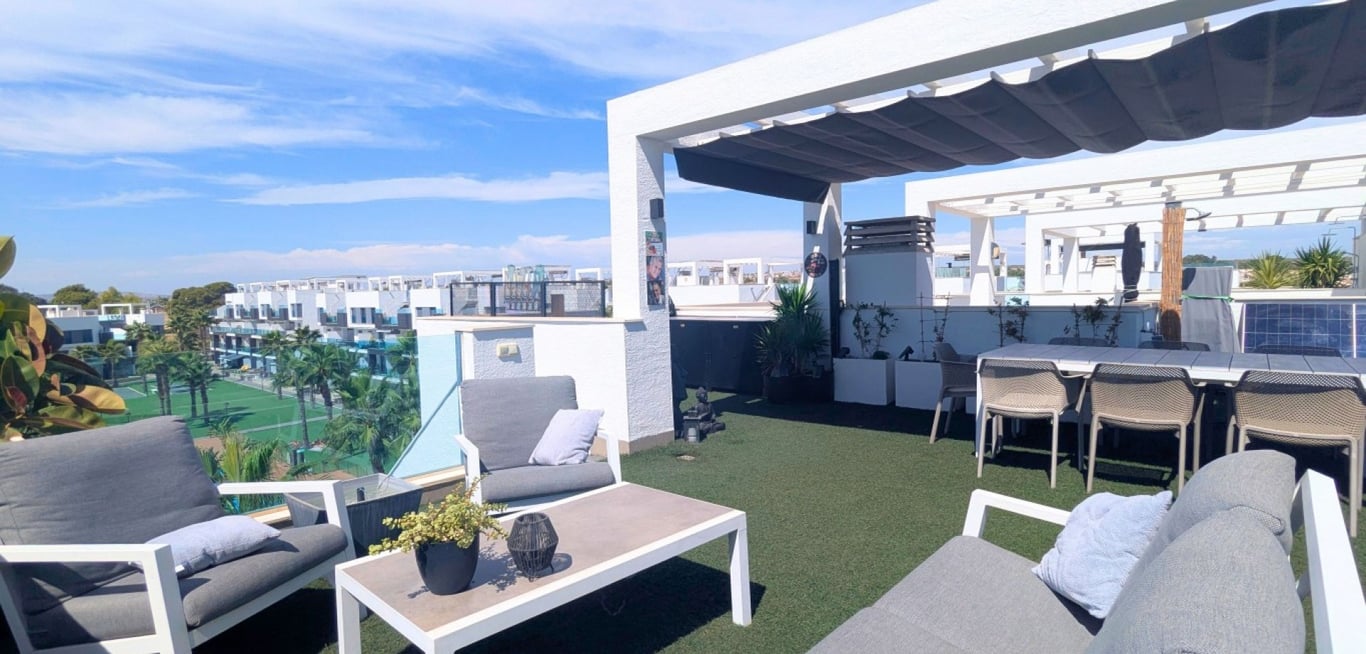 Apartment in Urbanizacion El Raso - Image 3