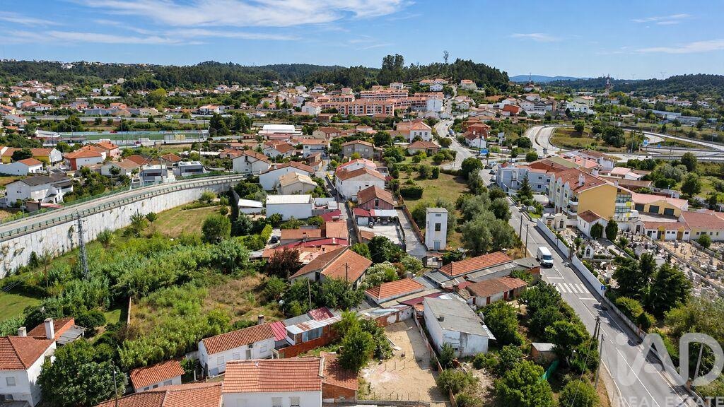 House in Sao Martinho do Bispo - Image 3