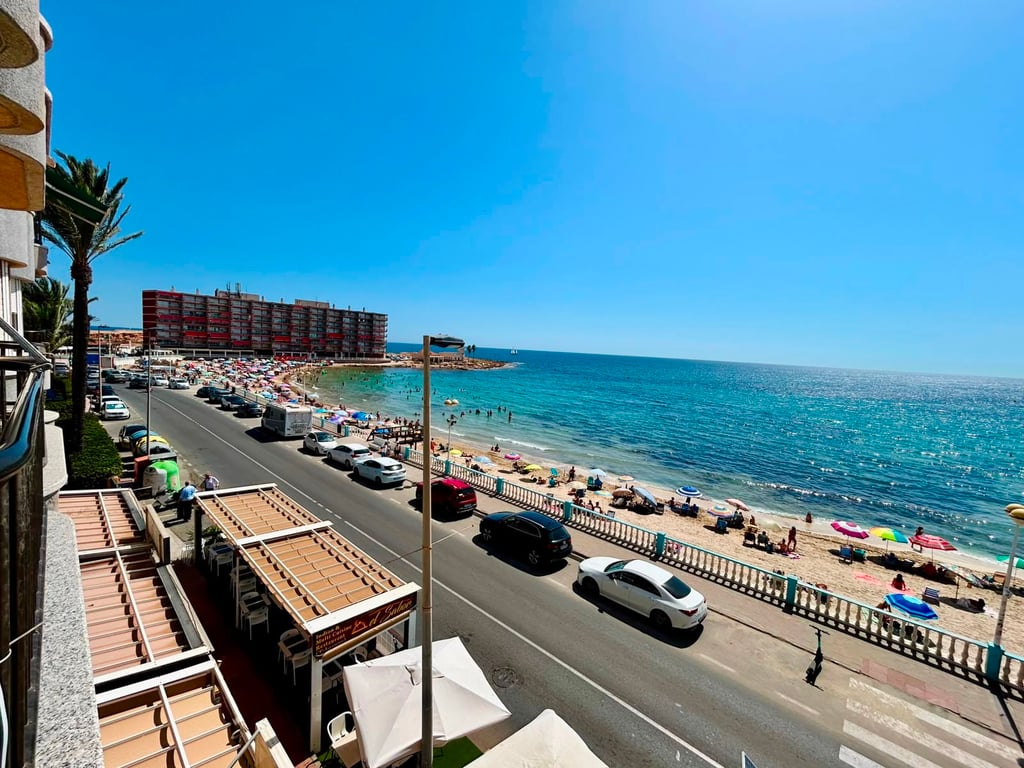 Apartment in Torrevieja - Image 2